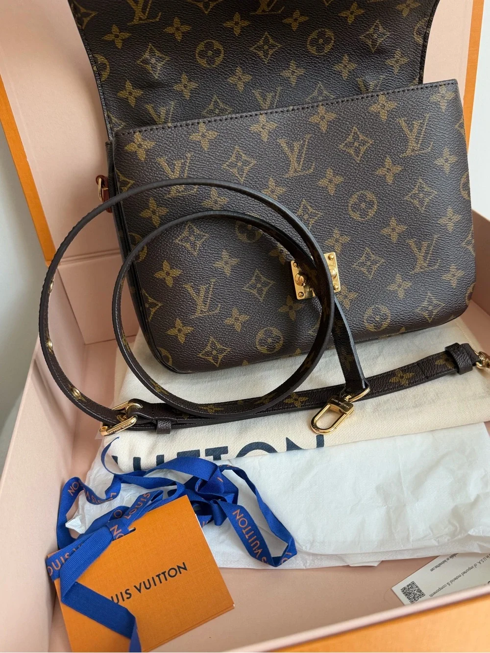 Louis Vuitton Monogram Canvas pochette Metis